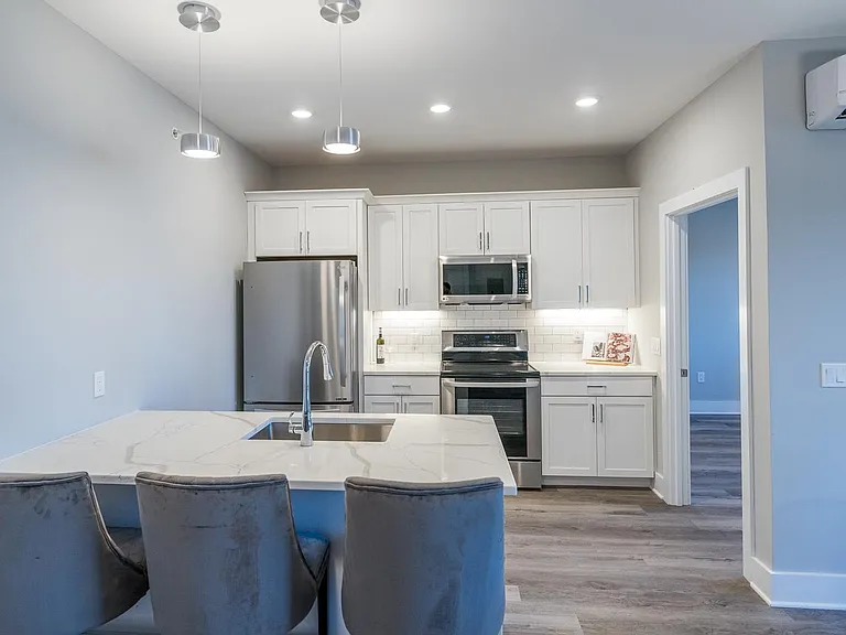 783 Kings Hwy E — Photo 17