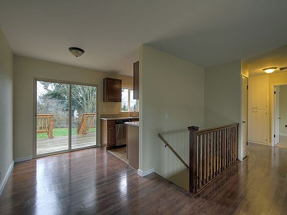 5th image of 1119 E 52nd St