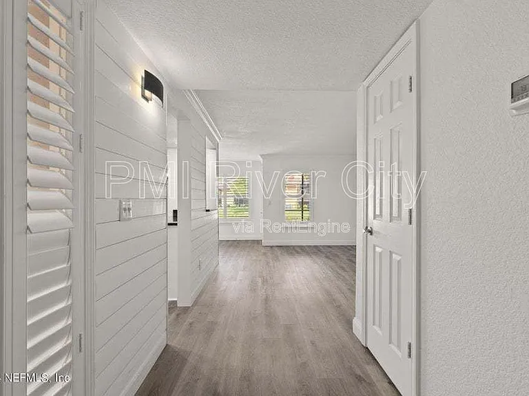 908 Shoreline Cir — Photo 20