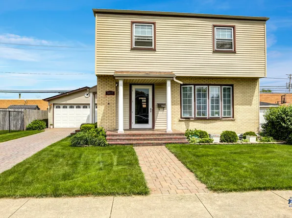 5017 Forster Ave, Schiller Park, IL 60176