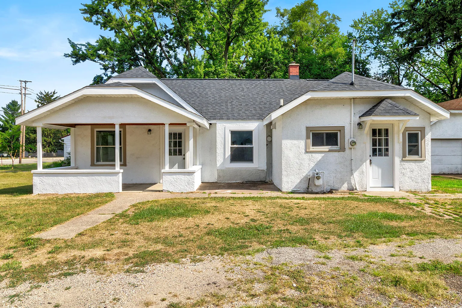 2202 Fuller Ave NE photo 1