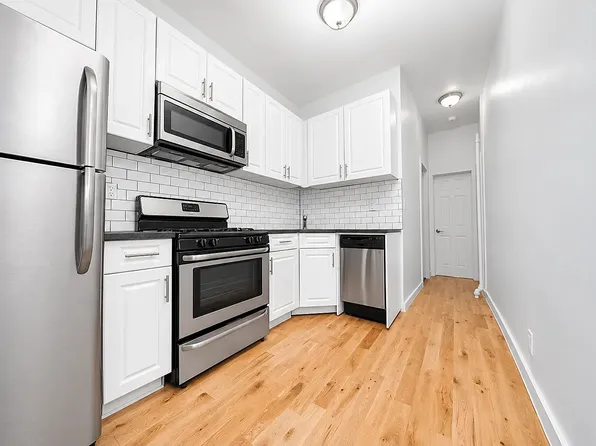 142 Grove St APT 3R, Brooklyn, NY 11221