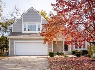 1317 NE Barnes Dr, Lees Summit, MO 64086