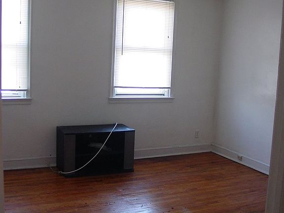 4th image of 7229 Lynford St