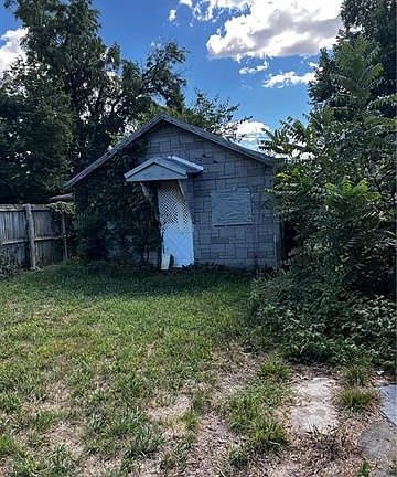 4th image of 4217 NE 44th Ter