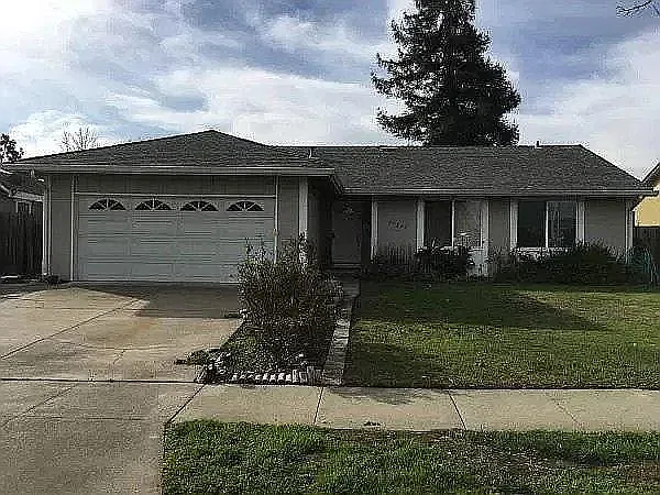 4 bed, 1391 sqft, $4,300 — Photo 1