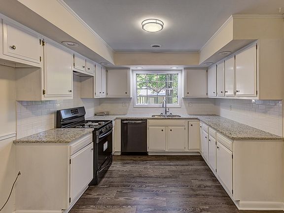 3rd image of 114 Churchill Dr