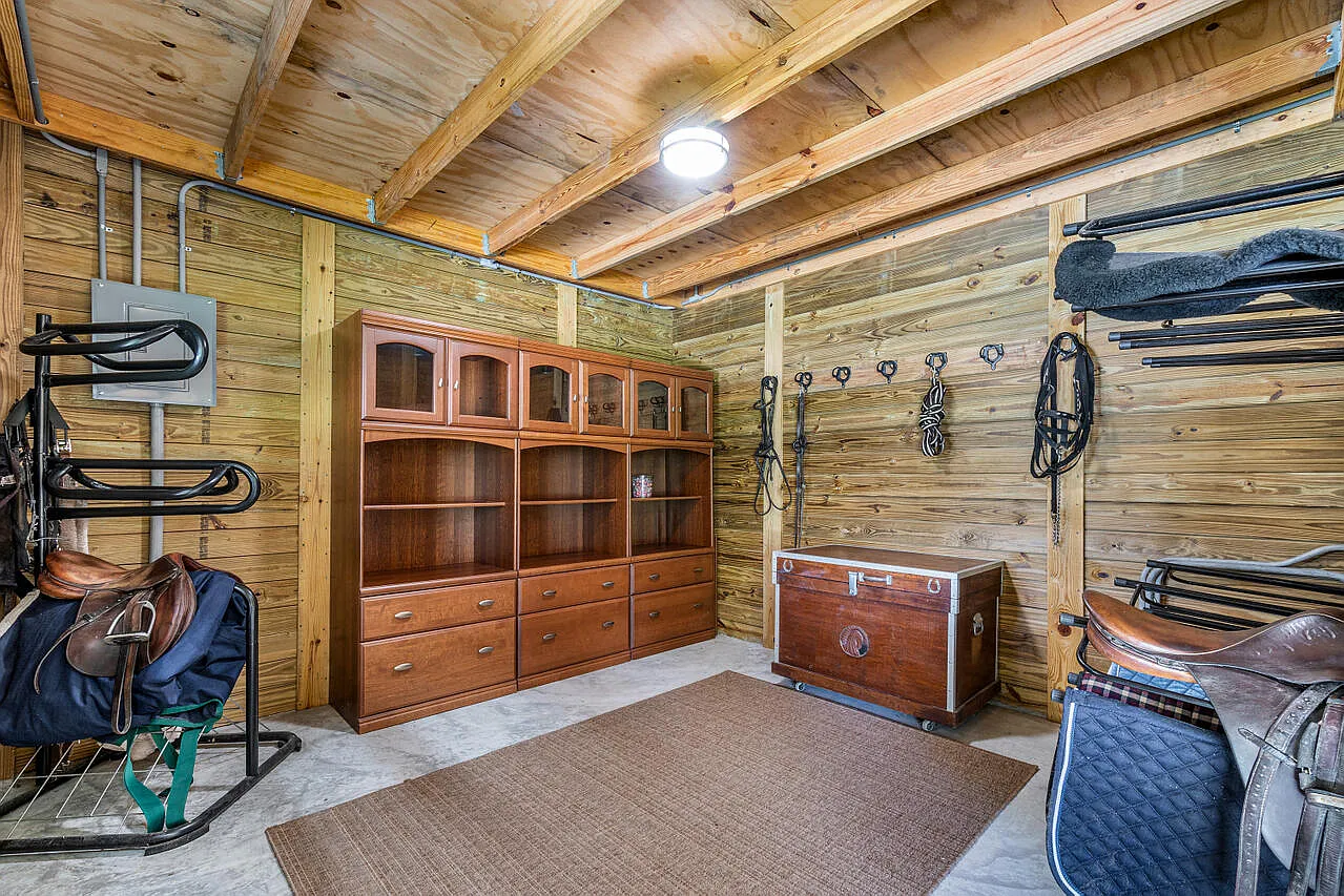 Studio, 2560 sqft, $575 — Photo 3