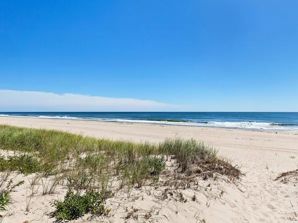 137 Sandune Ct, Sagaponack, NY 11962
