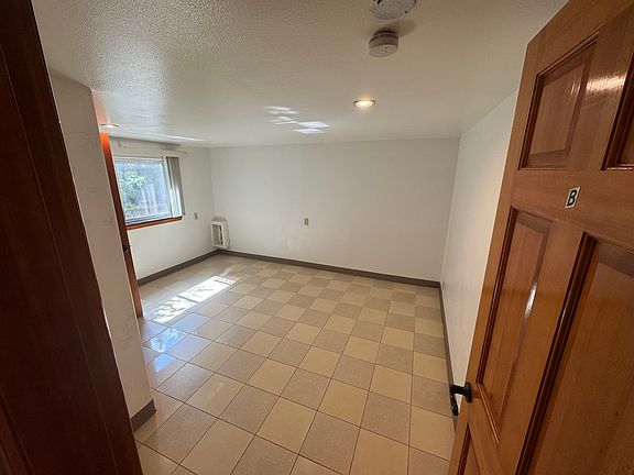 5th image of 4316 36th Ave NE