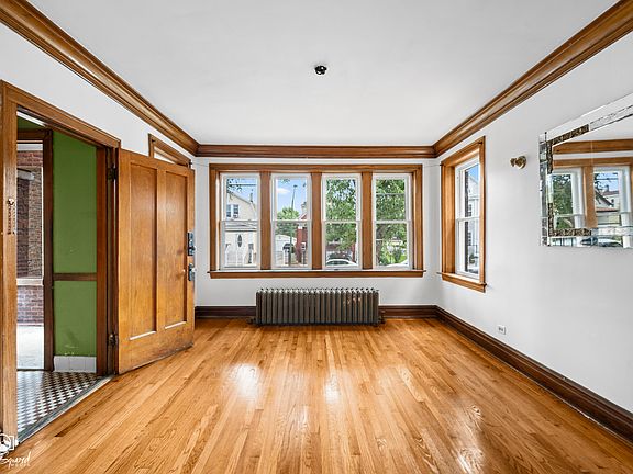 4th image of 5332 S Maplewood Ave