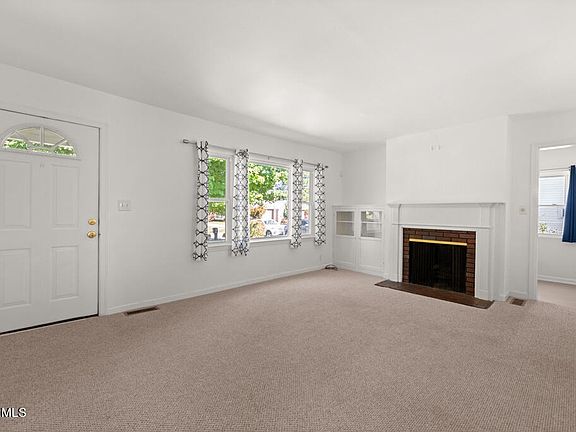 4th image of 3806 Fairmont Blvd