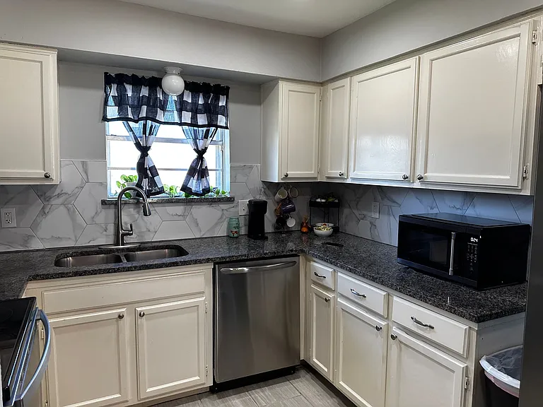 1 E Mountain Ln #MAIN — Photo 10