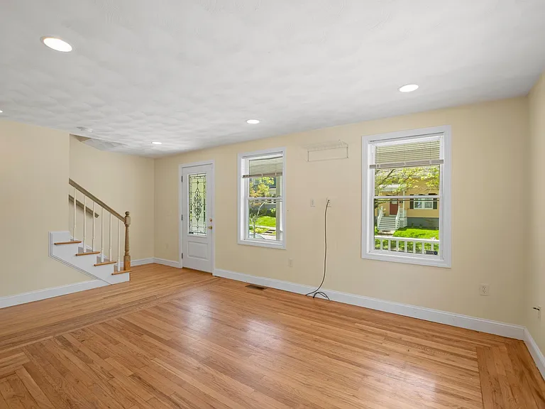 103 Bay View Ave — Photo 16
