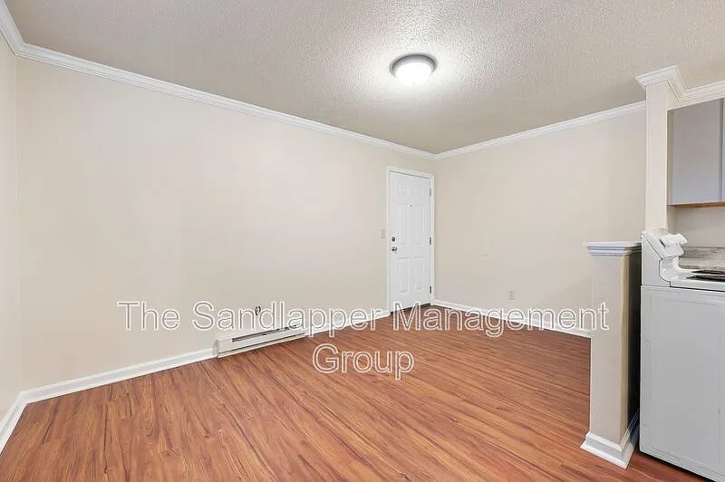 Building Photo - 4133 Saint Johns Ave #1