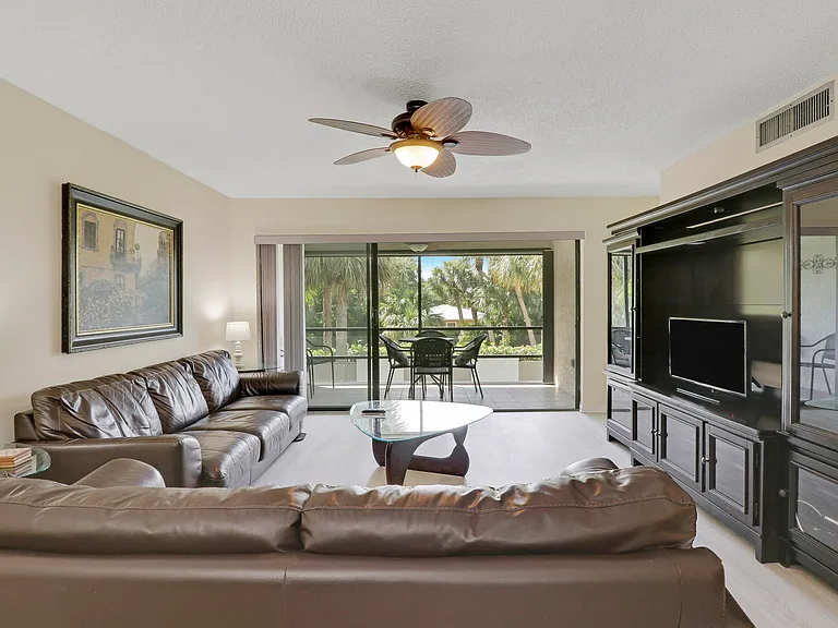 1600 NE Dixie Hwy #10-203 — Photo 14