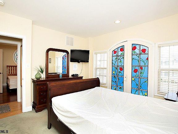 5th image of 3925 Central Ave #27