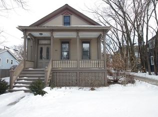 109 N View St, Aurora, IL 60506