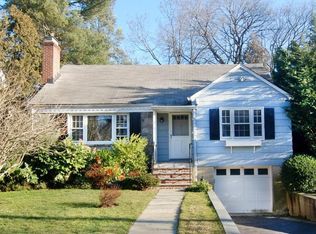 90 W Garden Rd, Larchmont, NY 10538