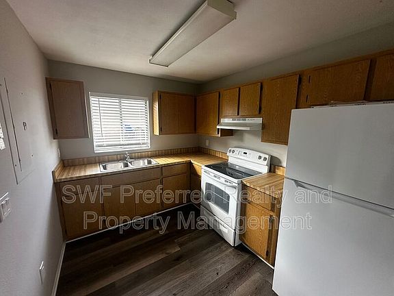 2nd image of 533 SE 6th Ave #5
