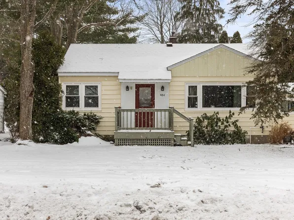 884 Carver St, Traverse City, MI 49686
