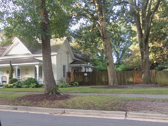 2nd image of 608 Hancock St