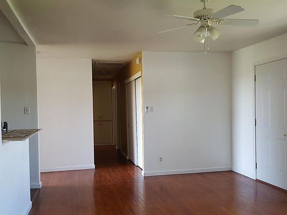 5th image of 836 Colorado Ave