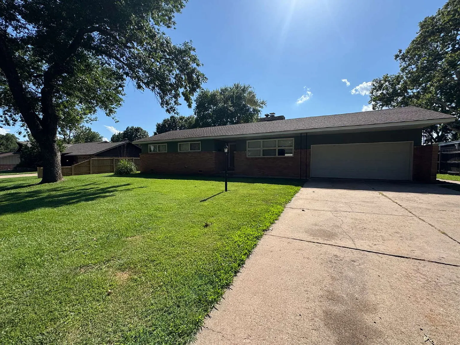 3 bed, 2.0 bath, 1245 sqft, $1,595 — Photo 2