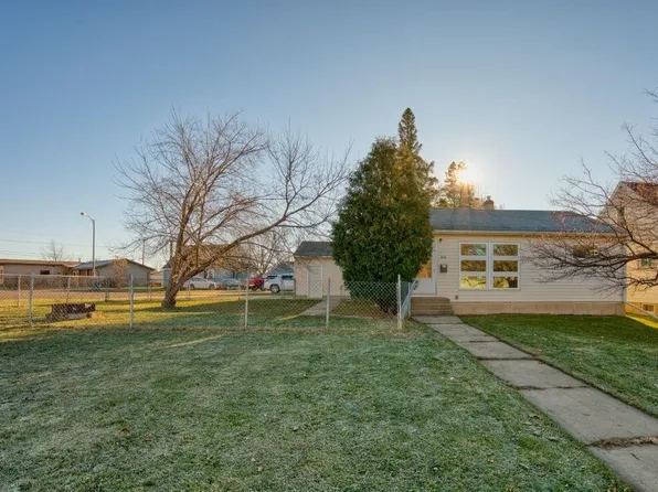 2714 Diane Ln, Hibbing, MN 55746