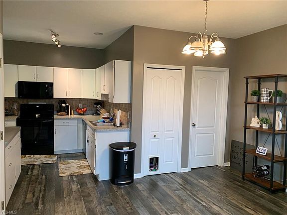 3rd image of 23205 Chandlers Ln