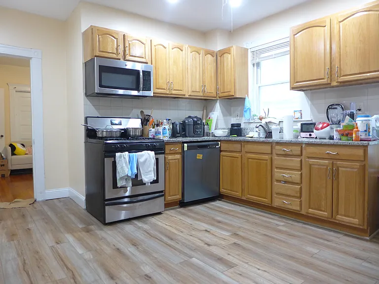 158 Hillside St #2 — Photo 12