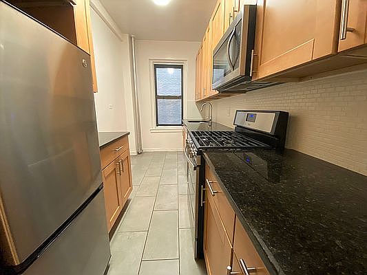 1st image of 262 W 107th St APT 5D