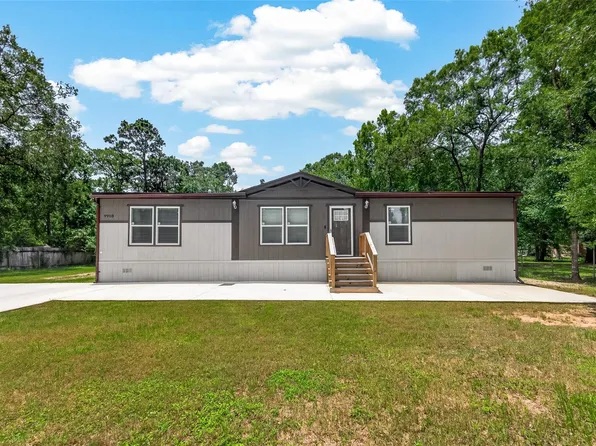 9910 Oak Leaf St, Baytown, TX 77521