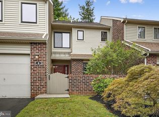 4 Stirling Ct, Chesterbrook, PA 19087