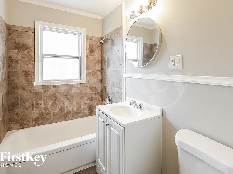 1403 NE 67th Pl — Photo 13