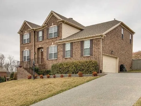 144 Ervin St, Hendersonville, TN 37075