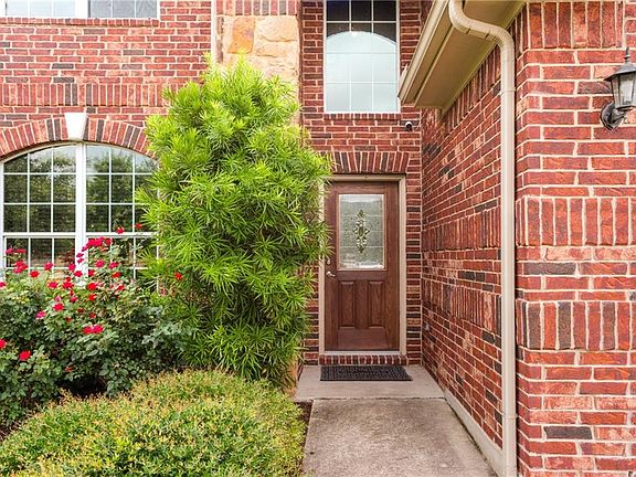3rd image of 7715 Huddleston Ln