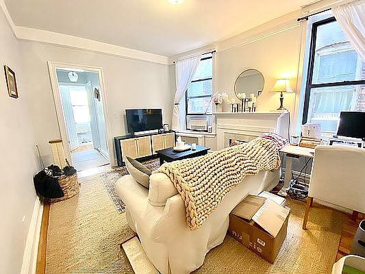 1st image of 11 1/2 W 84th St APT 5C
