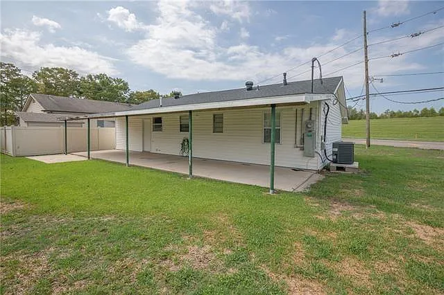 2 bed, 1.0 bath, 1087 sqft, $1,650 — Photo 3