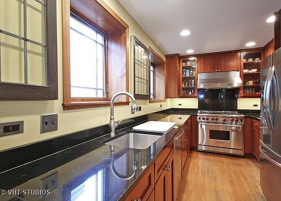 4th image of 6843 N Wildwood Ave