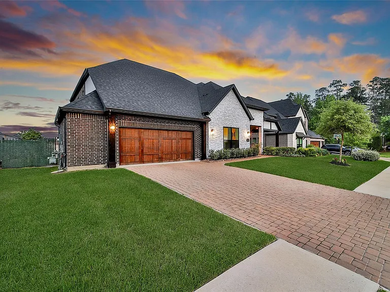 1015 Oak Briar Ln — Photo 3