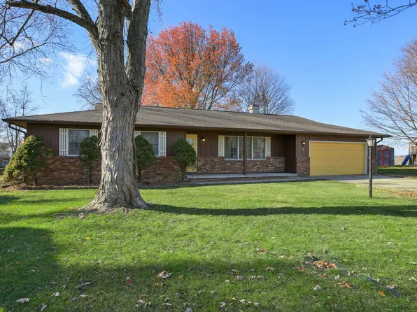 13 James Ct, Sidney, IL 61877