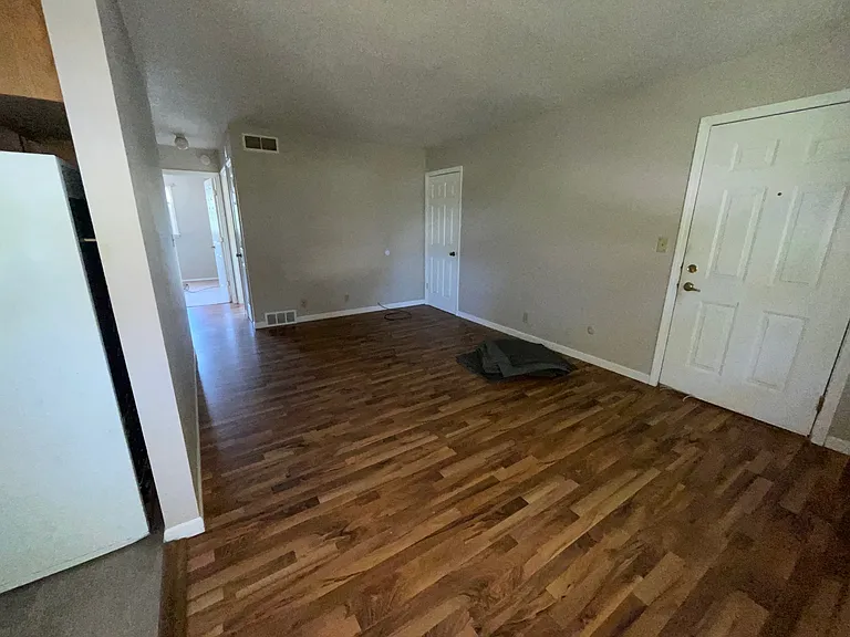 2629 N Pine St #4 — Photo 2