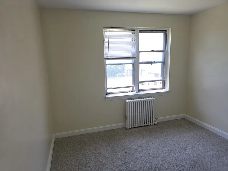 44 Virginia Ave — Photo 5