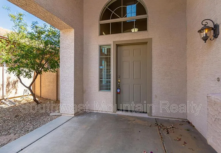 41261 W Laramie Rd — Photo 5