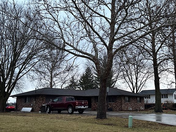 3rd image of 60 Oak Rd