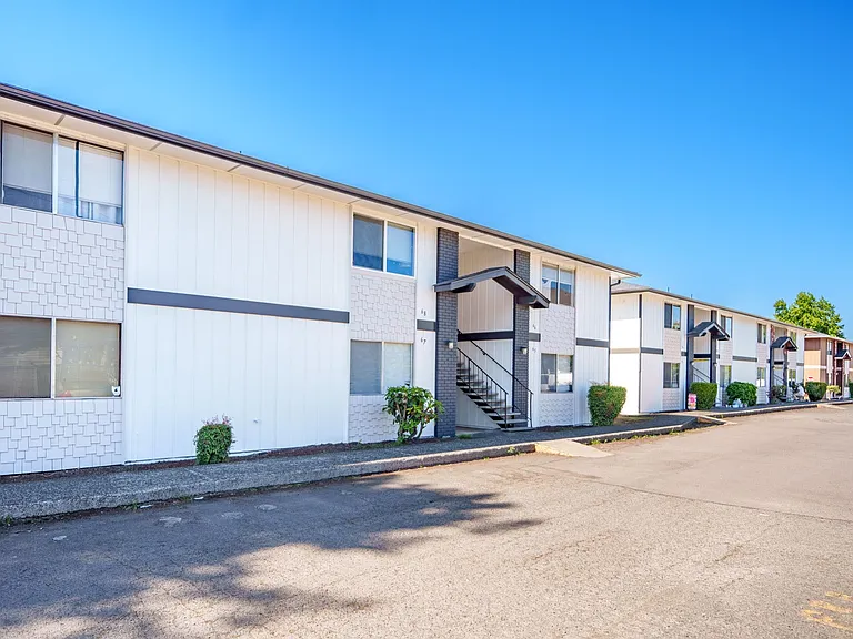 Chandele Apartments — Photo 6