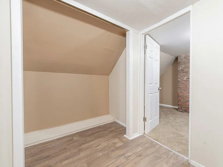 10618 Crestwood Ave — Photo 9