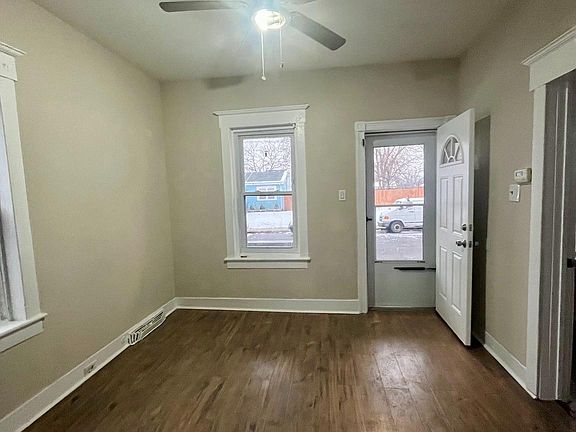 2nd image of 124 Field Ave