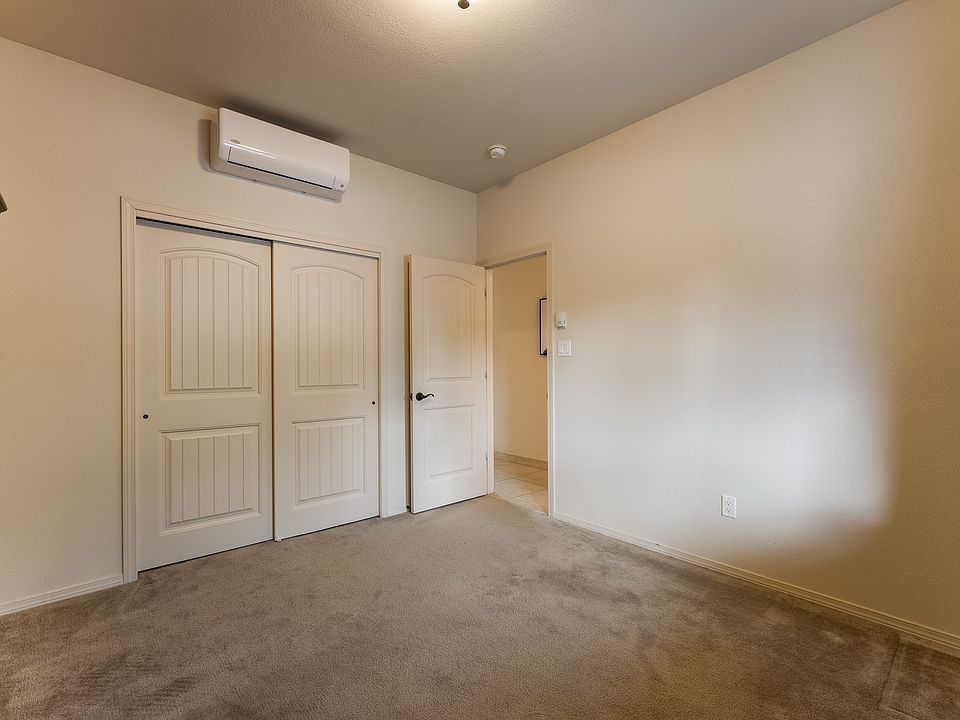 1st image of 1609 Avenida De Luna